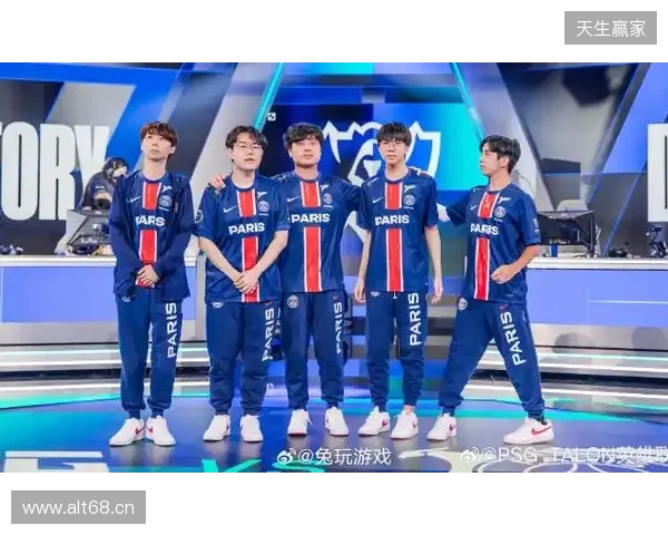 世体：滕森离队；莱万或降薪续约；巴萨或和曼联谈拉10买断