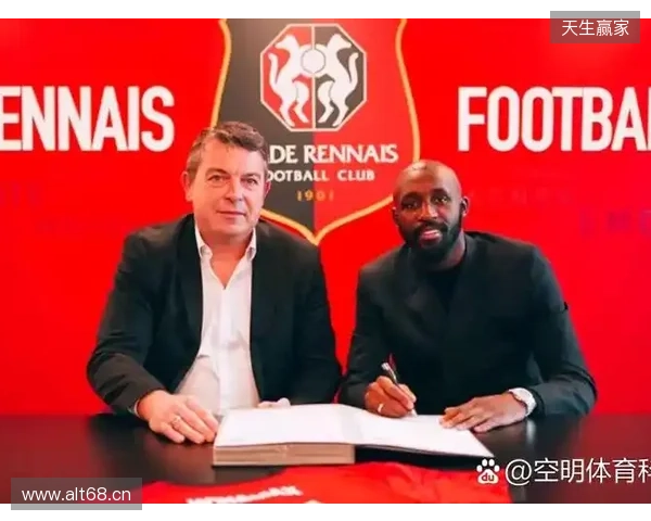 罗马诺：切尔西正与福法纳就本赛季冬窗的永久转会进行协商