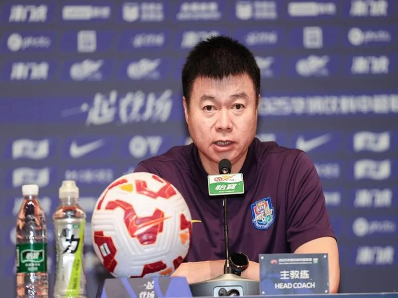 于根伟:今年引援规划大致实现了八成,我们有自己的生存方式